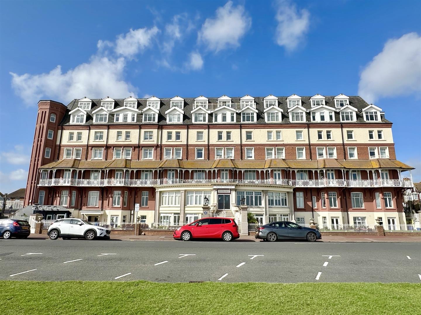1 bed property in De La Warr Parade, Bexhill-On-Sea